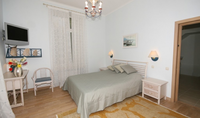 Снять дом Респ Крым, г Ялта, пгт Кореиз, Севастопольское шоссе 