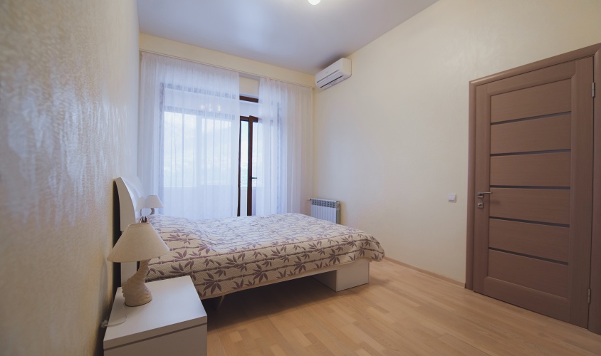Купить дом Респ Крым, г Ялта, пгт Массандра, ул Умельцев, д 1 
