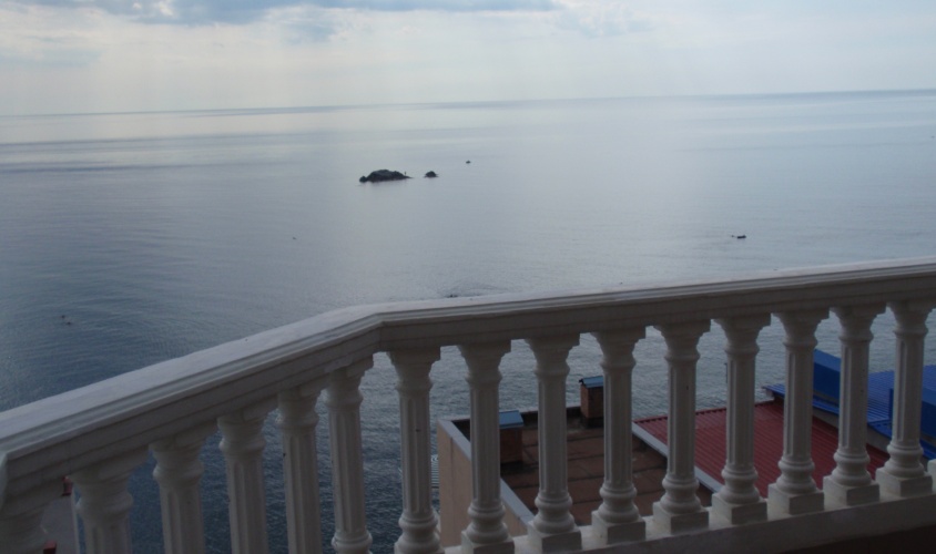 Купить коммерческую недвижимость Респ Крым, г Алушта, поселок Утес 
