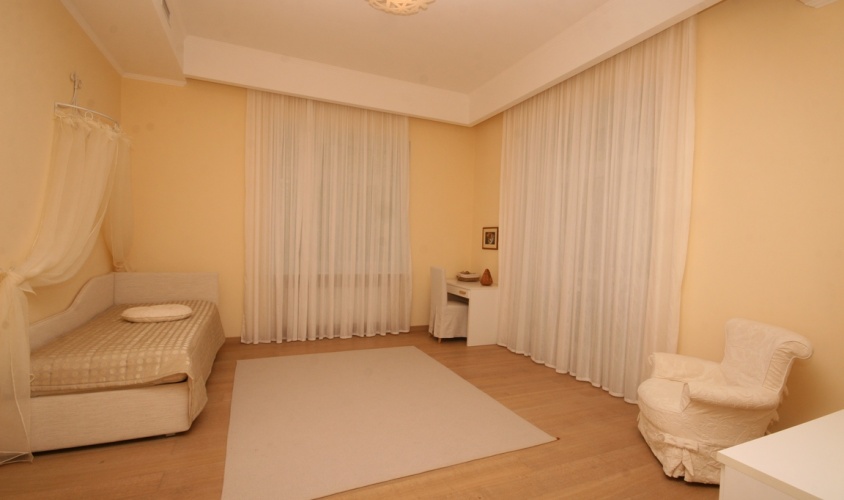 Купить дом Респ Крым, г Ялта, пгт Кореиз, Севастопольское шоссе 