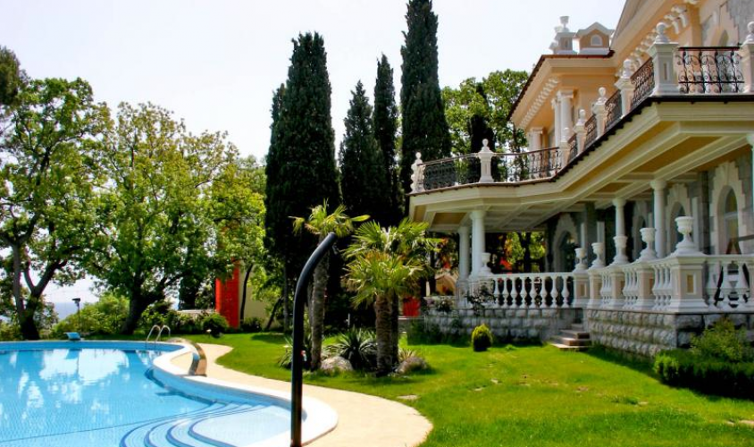 Снять дом Респ Крым, г Ялта, г Алупка, Парковое шоссе 