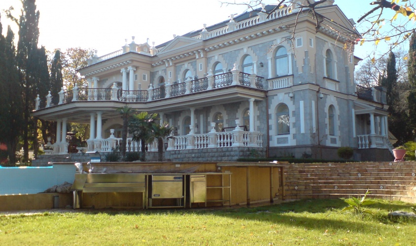 Снять дом Респ Крым, г Ялта, г Алупка, Парковое шоссе 