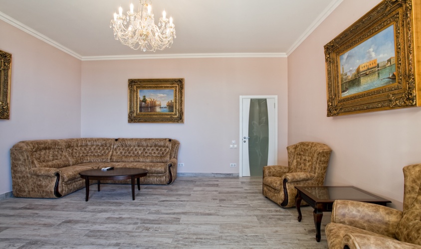 Купить квартиру Респ Крым, г Ялта, ул Щорса, д 3 
