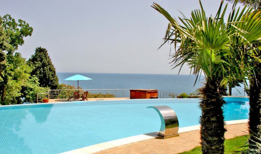 Снять дом Респ Крым, г Ялта, г Алупка, Парковое шоссе 