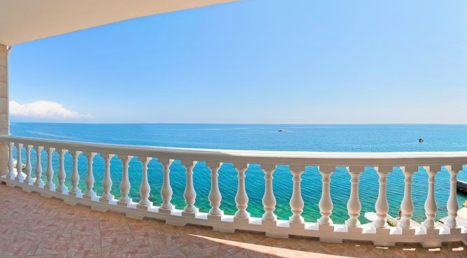 Купить коммерческую недвижимость Респ Крым, г Алушта, поселок Утес 