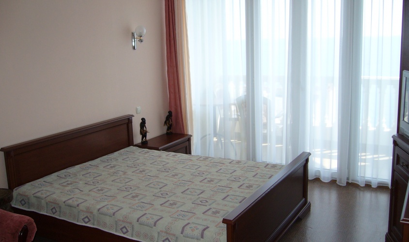 Купить коммерческую недвижимость Респ Крым, г Алушта, поселок Утес 