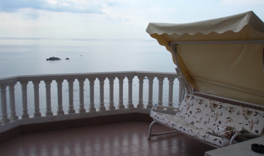Купить коммерческую недвижимость Респ Крым, г Алушта, поселок Утес 
