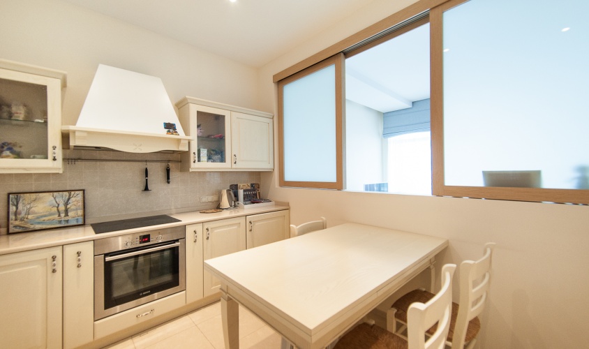 Купить квартиру Респ Крым, г Ялта, пгт Кореиз, Севастопольское шоссе 